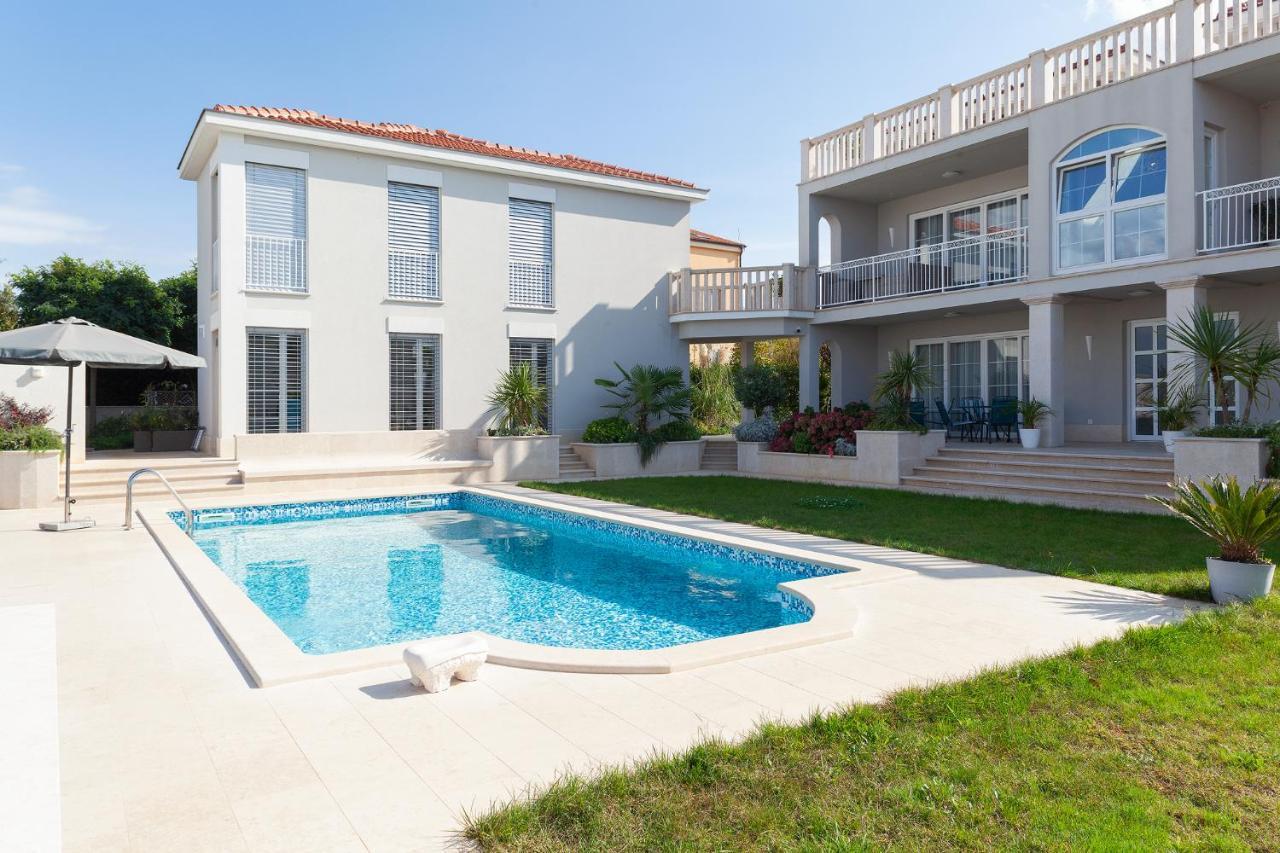 Deluxe Apartments Vila Carissa Malinska Dış mekan fotoğraf